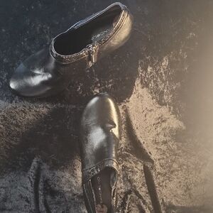 Bandolino  Moondance SZ 7 Black Faux Leather Platform Ankle Boots Heels